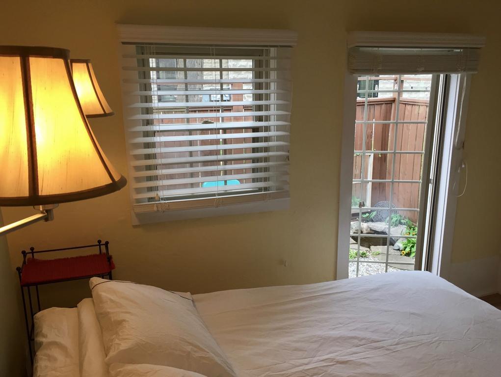Aberdeen Stone Cottage B&B Traverse City Dış mekan fotoğraf