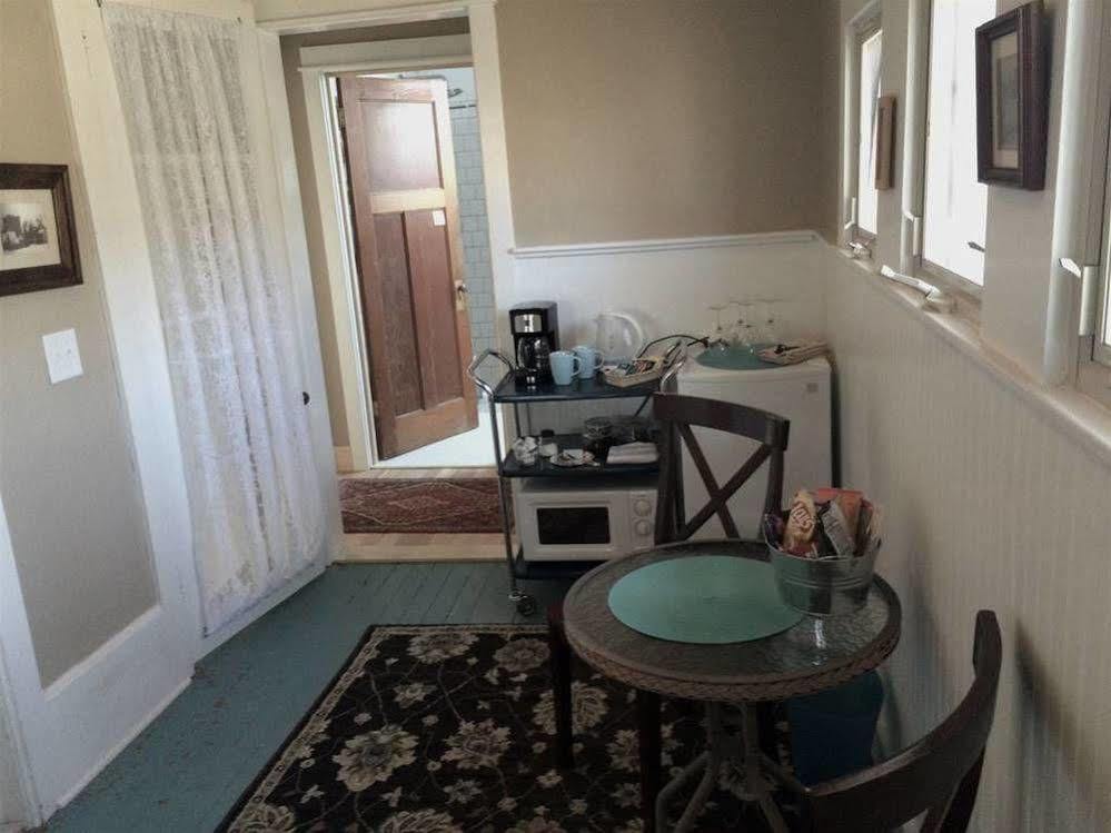 Aberdeen Stone Cottage B&B Traverse City Dış mekan fotoğraf